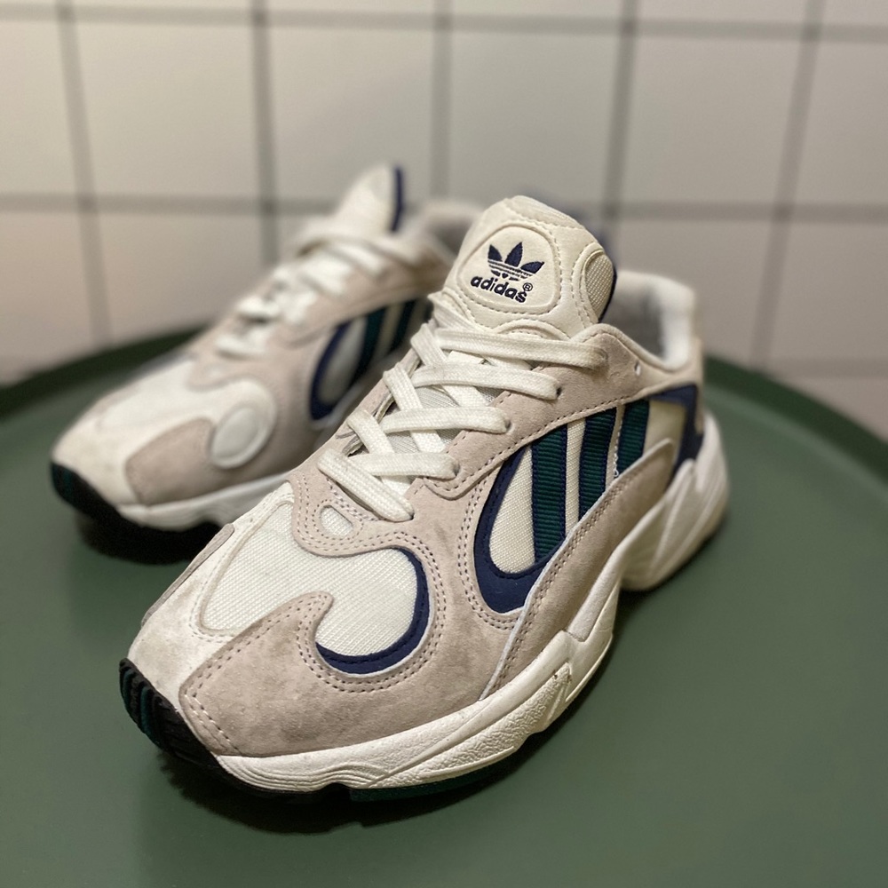 Adidas yung-1 / size 7 1/2 W